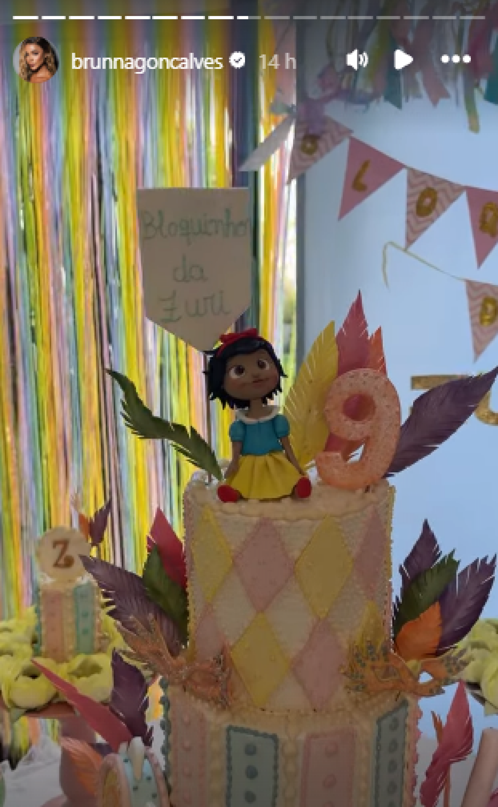 Ludmilla e Brunna Gonçalves comemoram 'mesversário' da filha, Zuri, com festinha no tema Carnaval - Reprodução / Instagram