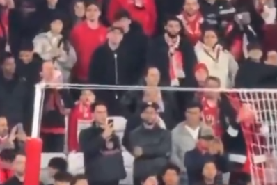 Benfica investiga torcedores que imitaram macaco para Vini Jr