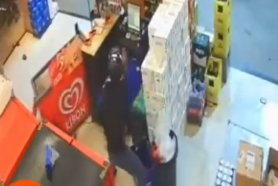 Homem é executado e outras duas pessoas ficam feridas em loja dentro de posto de combustíveis