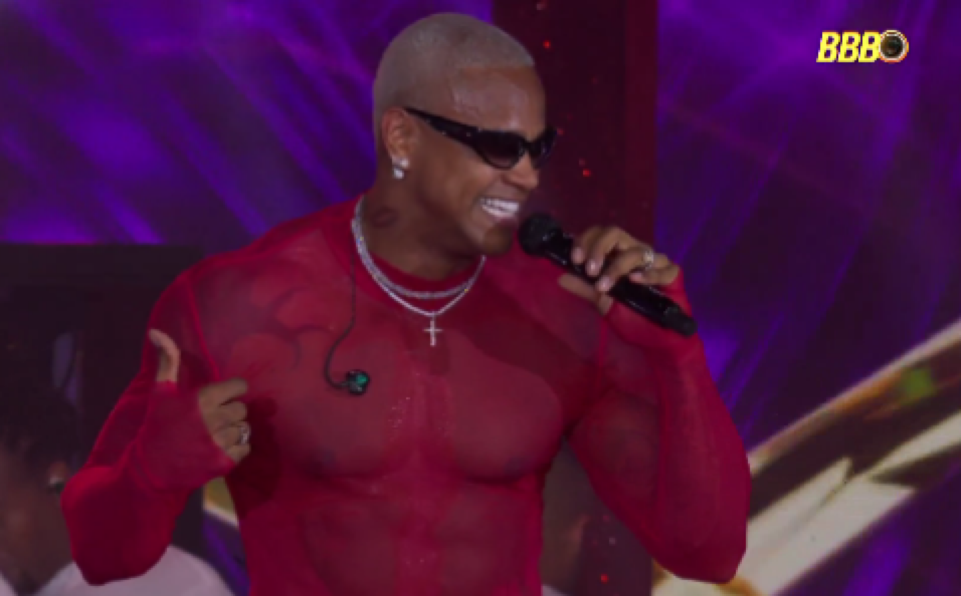 Léo Santana agita festa do 'BBB 26' com hits - Reprodução de vídeo / X