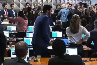Vídeo! CPMI do INSS aprova quebra de sigilos de Lulinha em sessão com briga entre parlamentares