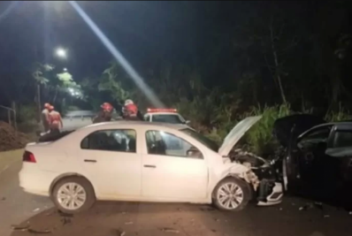 Acidente entre três carros deixa argentino ferido na RJ-102, entre Cabo Frio e Búzios