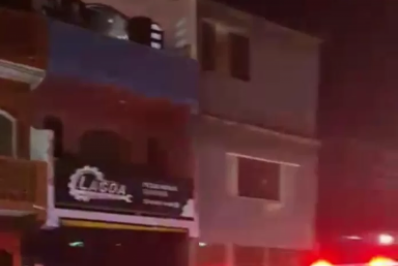 Colisão entre dois carros é registrada na Avenida Wilson Mendes, em Cabo Frio