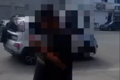 Homem conhecido por furtos de carros é agredido por moradores em Cabo Frio