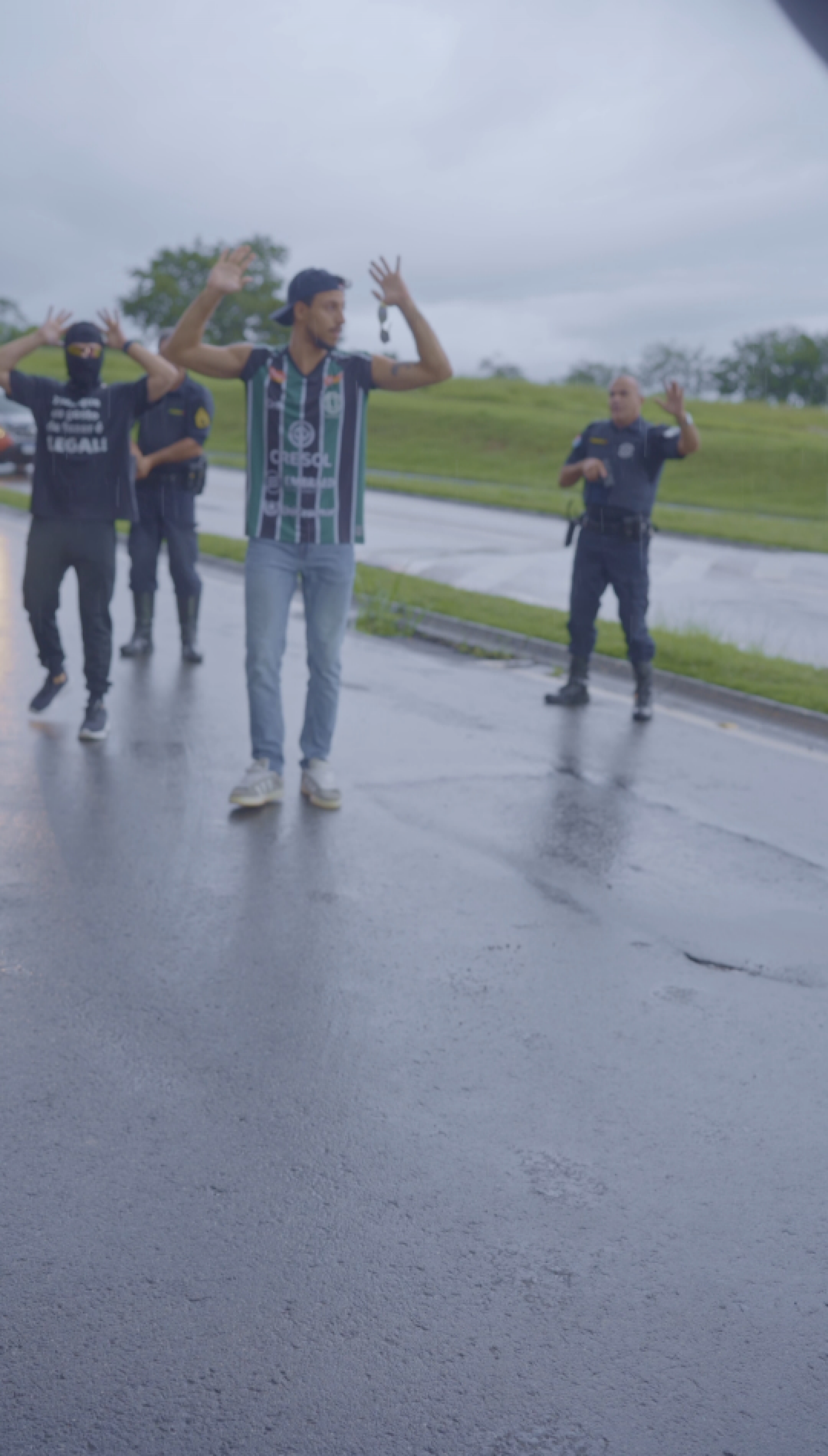 Julio Rocha grava cena de assalto com a mãe e situação acaba em abordagem policial: 'Foi por pouco' - Divulgação