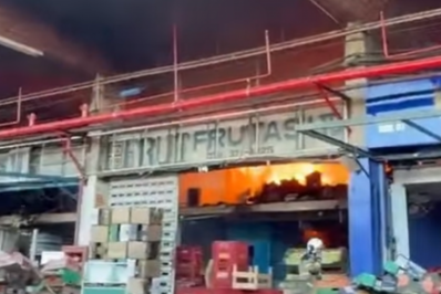 Incêndio atinge galpão da Ceasa, em Irajá