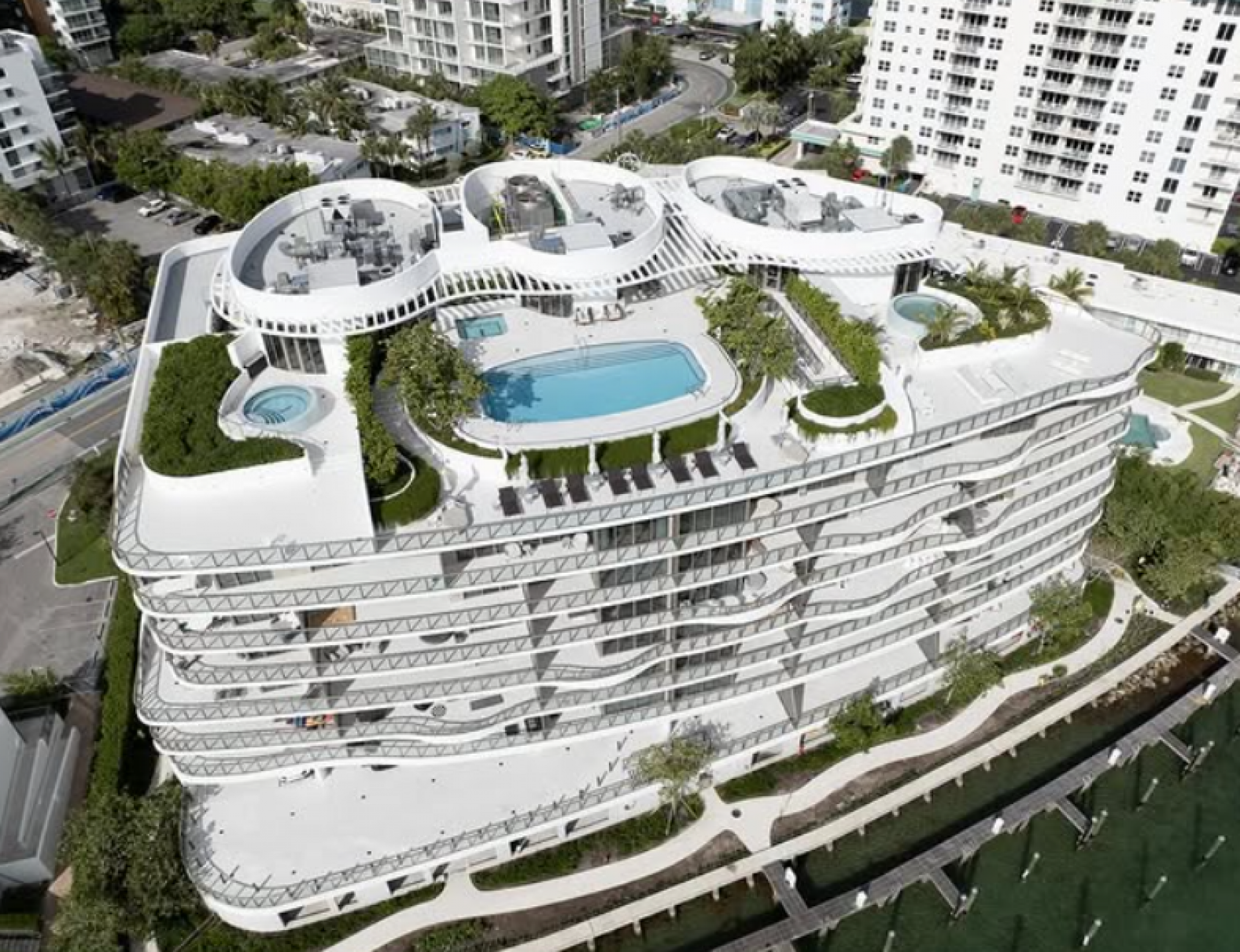 Ronaldo Fenômeno compra uma das quatro coberturas de luxo no Onda Residences, em Bay Harbor Islands, Miami. - Divulgação