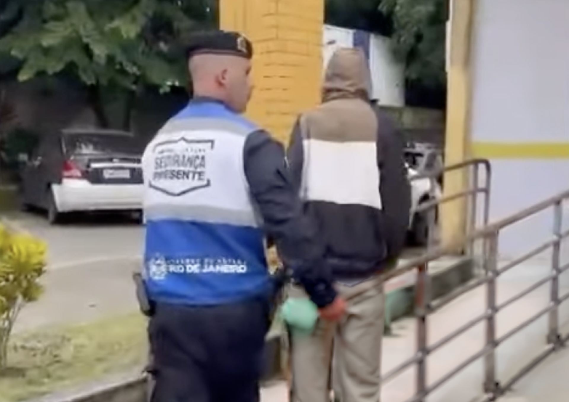 Segurança Presente prende traficante com 'kit CPX' em Guapimirim