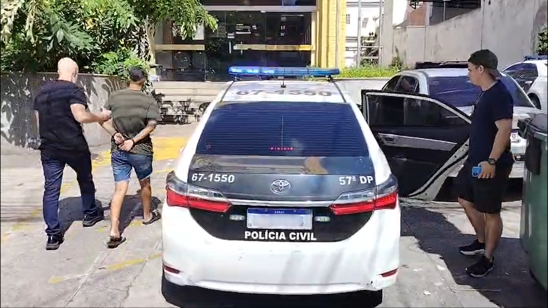 Homem e mulher são presos por envolvimento em esquema de estelionato digital