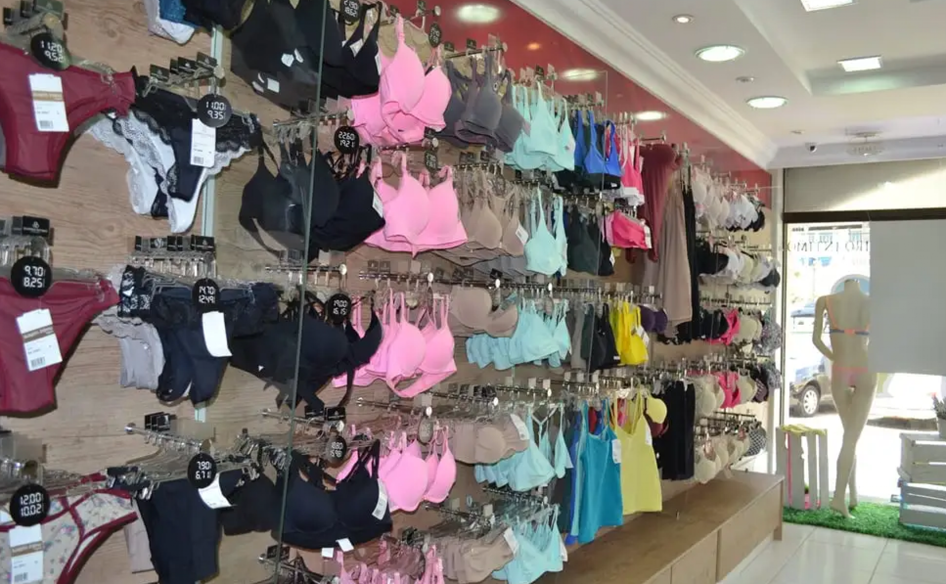 Comércio friburguense pode funcionar nos feriados de 21 e 23 de abril