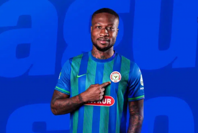 Emprestado pelo Vasco, Loide Augusto brilha com dois gols no Campeonato Turco