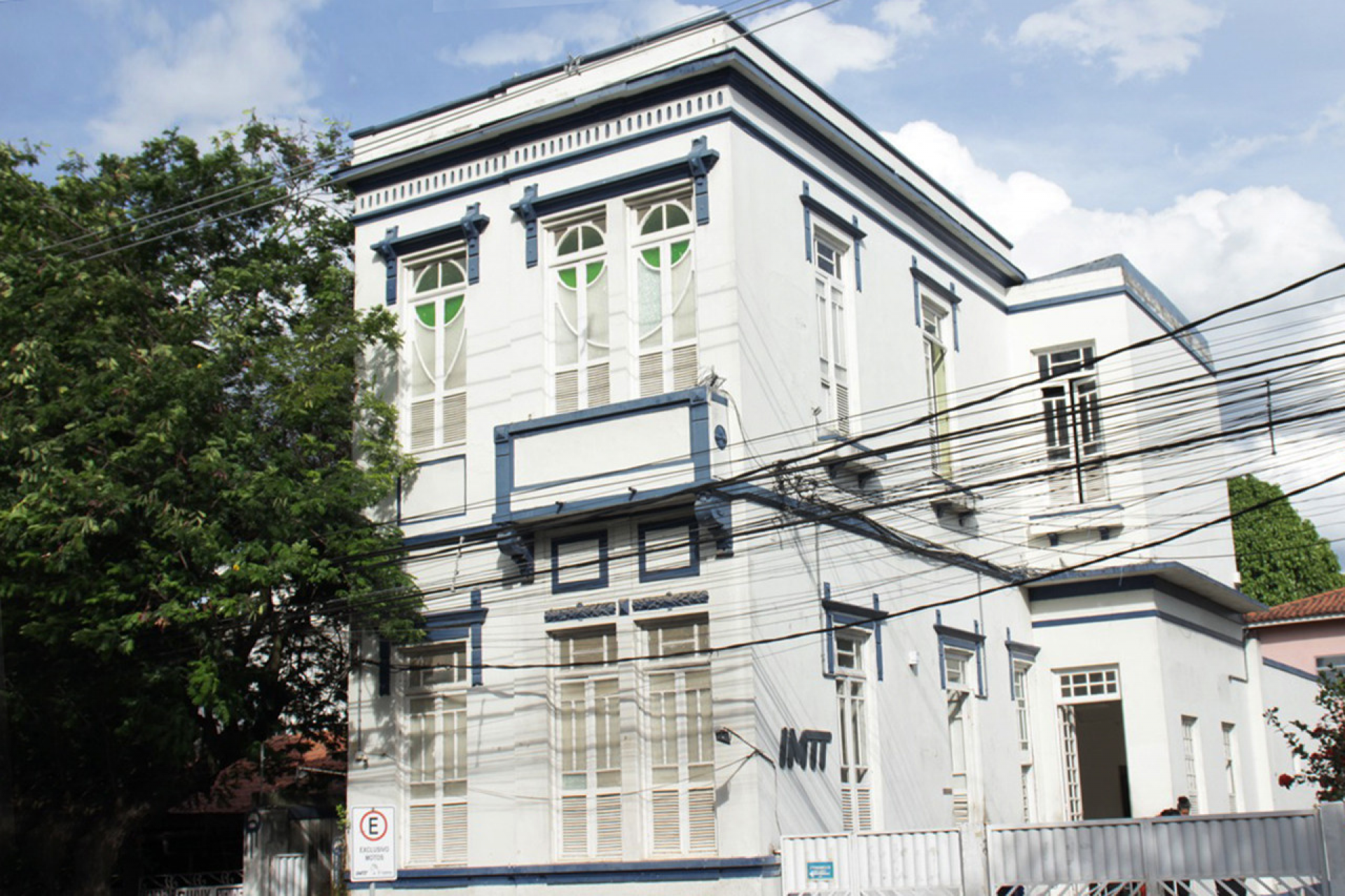 Vistoria de ônibus, vans e táxis recebe reforço através do IMTT em Campos