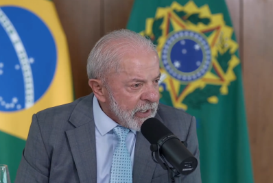 Lula defende retorno de Ramagem ao Brasil para cumprir pena: 'Golpista'