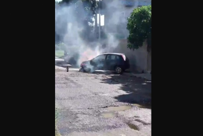 Incêndio em carro com GNV mobiliza moradores no Baixo Grande, em São Pedro