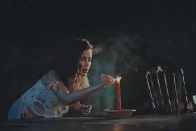 Anitta divulga clipe de 'Desgraça'