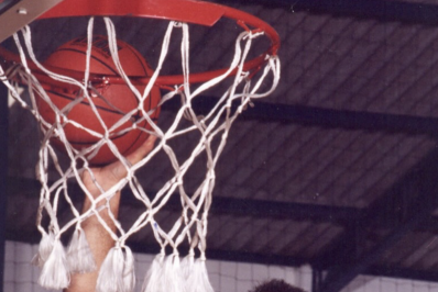 Famosos repercutem morte de Oscar Schmidt