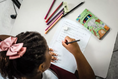 Paty do Alferes faz história ao alcançar meta de alfabetização quatro anos antes