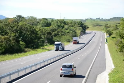 ViaLagos estima mais de 296 mil veículos na RJ-124 durante feriado prolongado