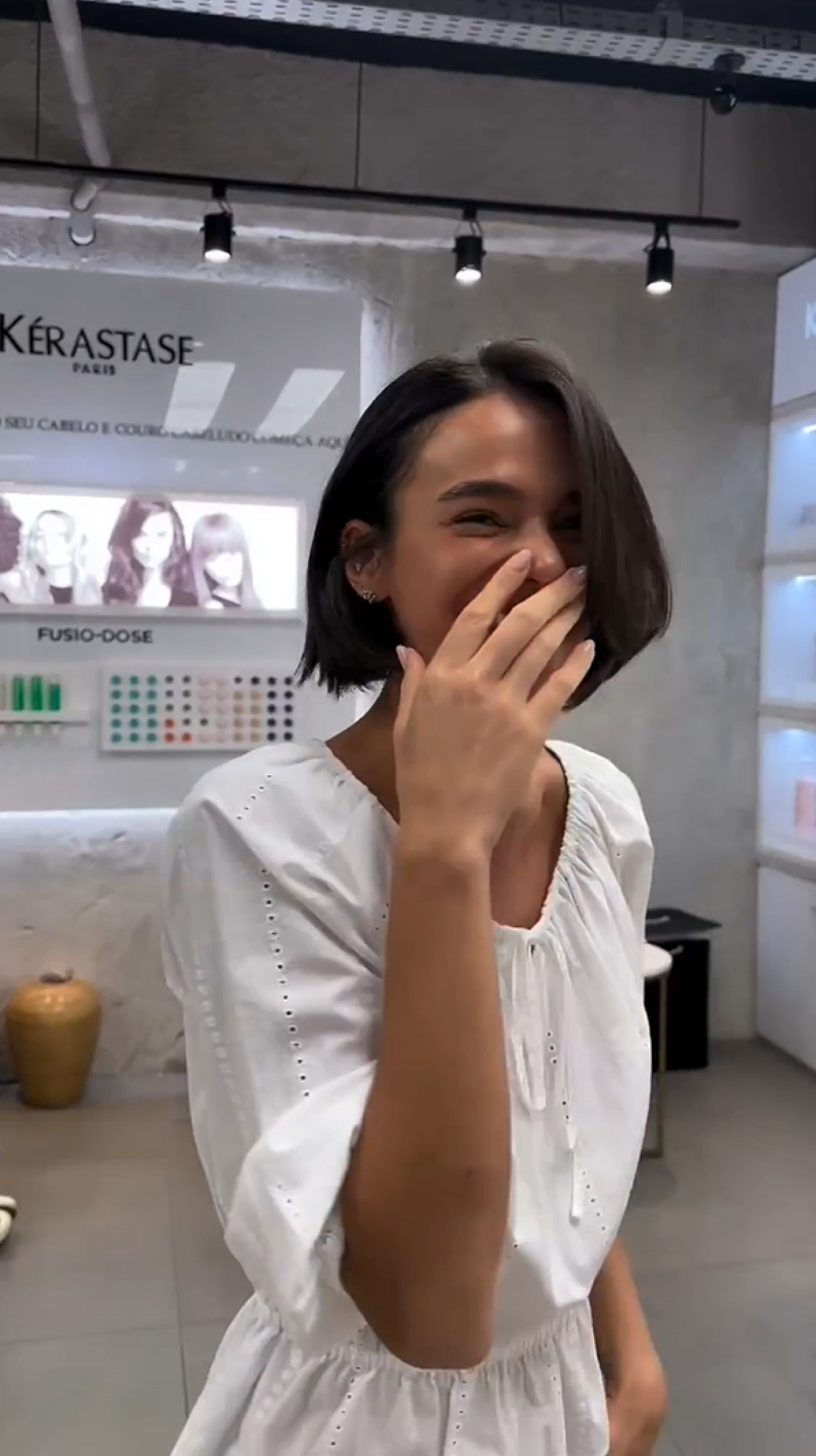 Bruna Marquezine surge com o cabelo ainda mais curto; veja