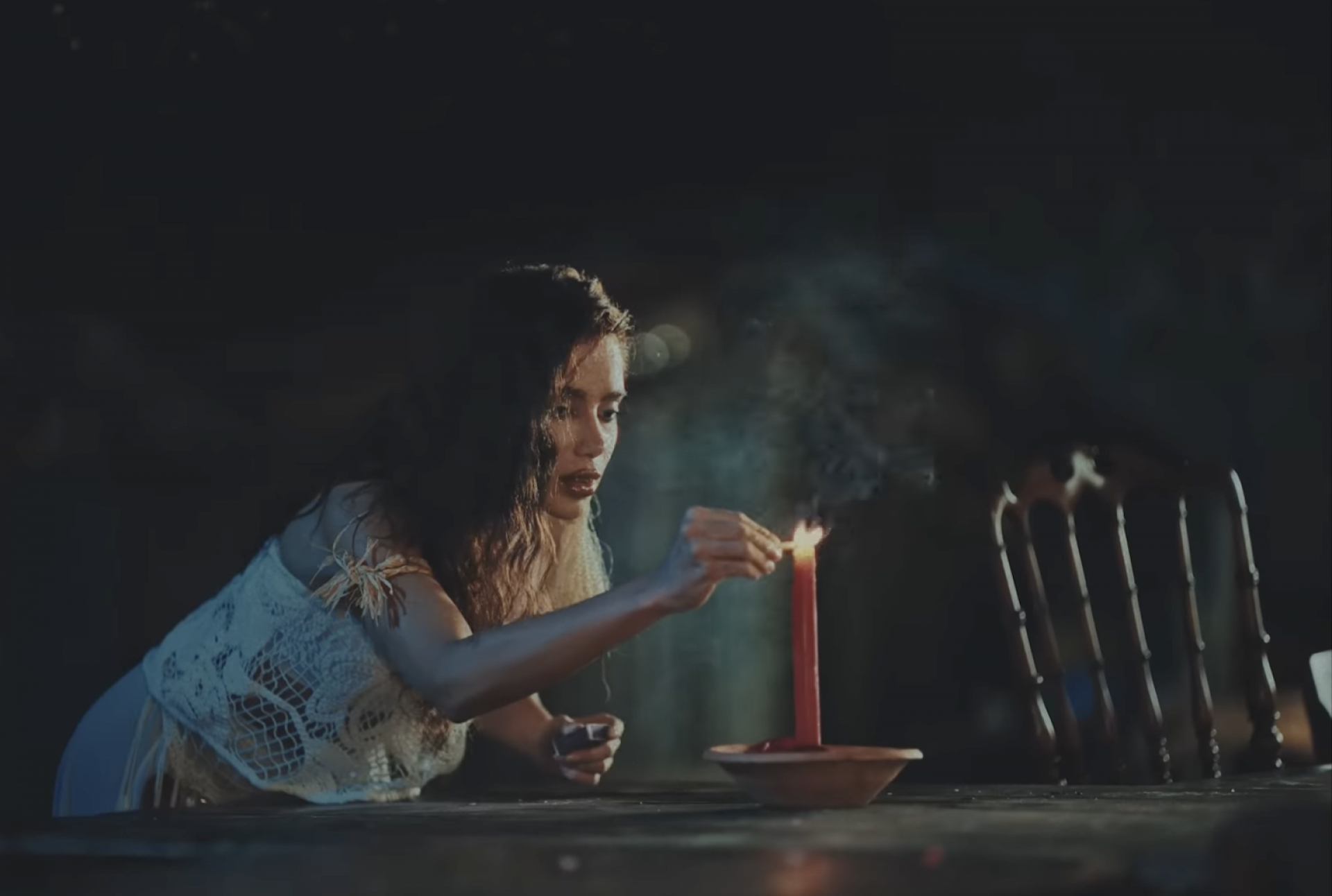 Anitta no clipe de 'Desgraça' - Reprodução/YouTube