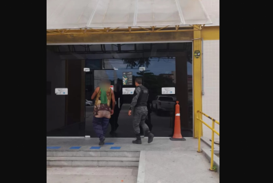 Homem é preso após agredir a própria mãe na Praia Grande, em Arraial do Cabo