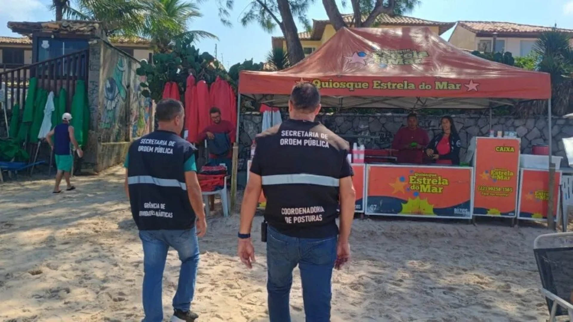 Ambulantes foram orientados sobre uso correto da identificação - Reprodução/