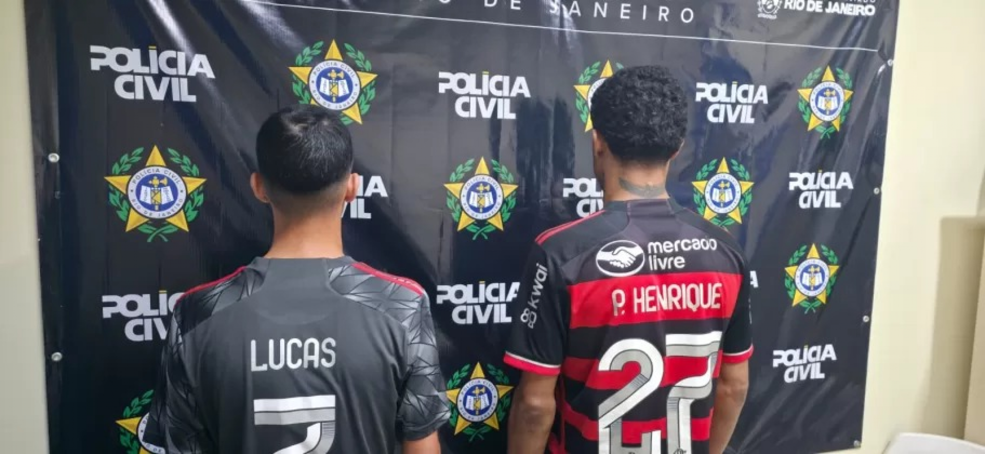 Dois funcionários são presos por furto em loja no Centro de São Pedro da Aldeia