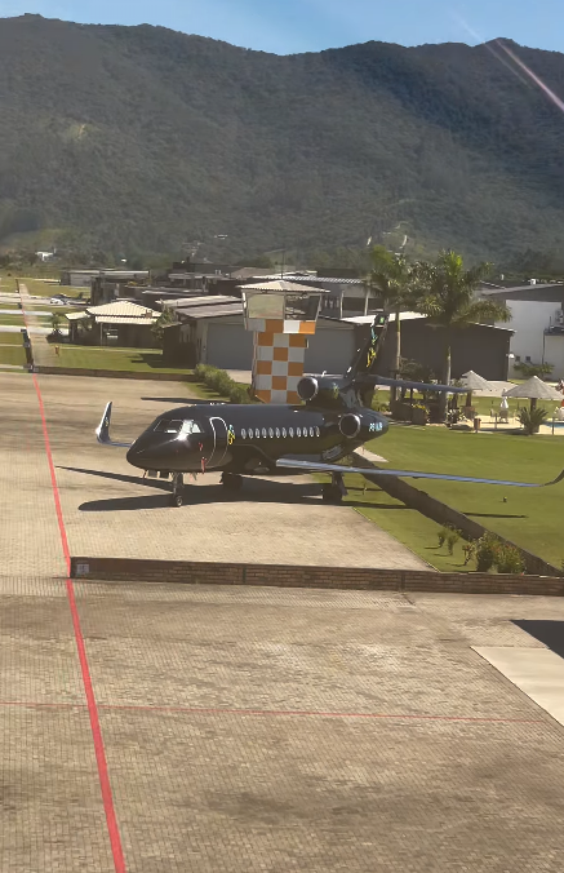 Veja imagens do avião de Neymar, avaliado em mais de R$ 200 milhões