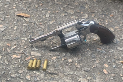 Dupla com mais de 20 passagens pela polícia é presa com arma na Zona Sul do Rio