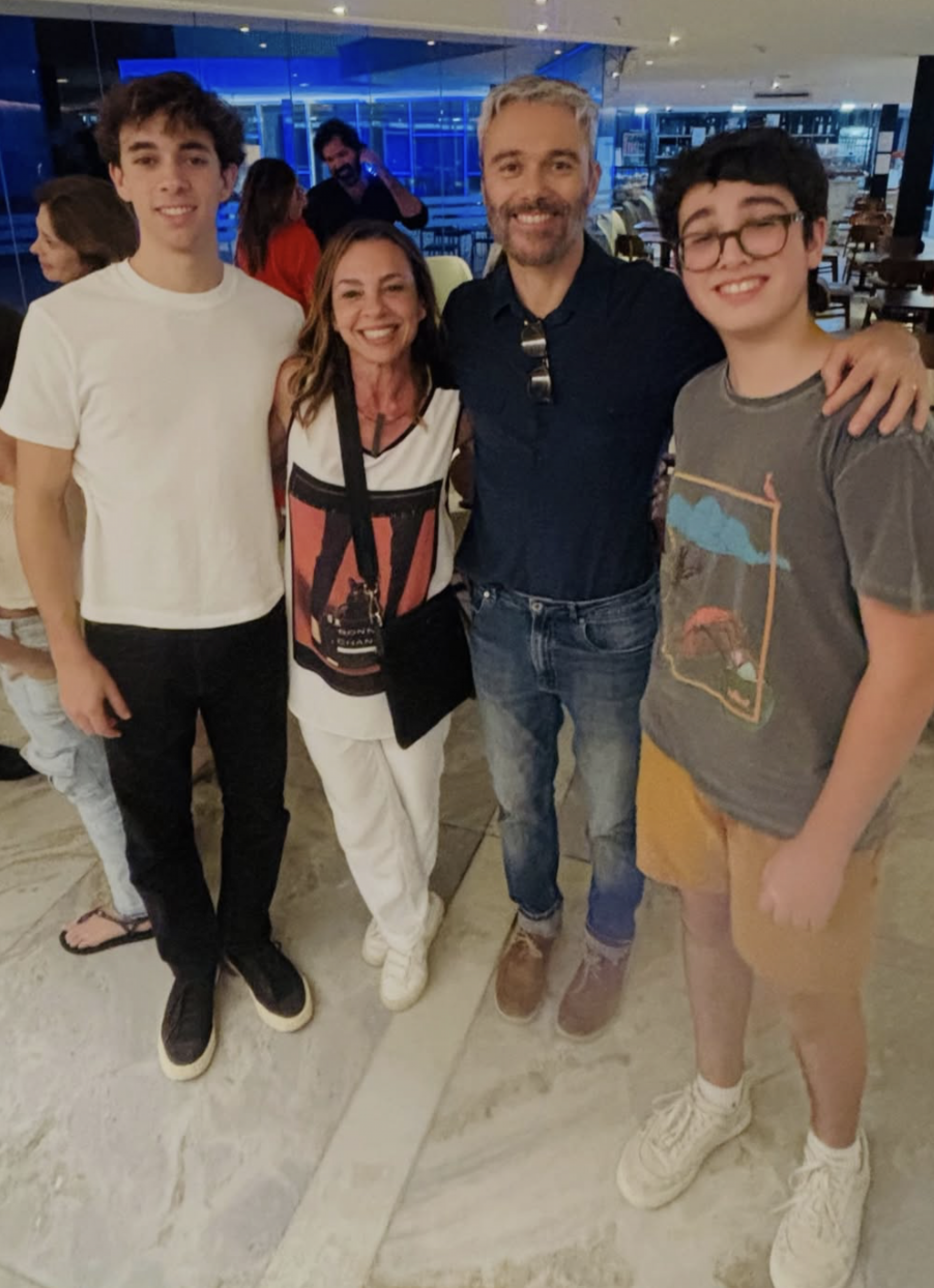 Carla Marins com o filho Leon e Angelo Paes Leme com o filho Caetano - Reprodução/Instagram