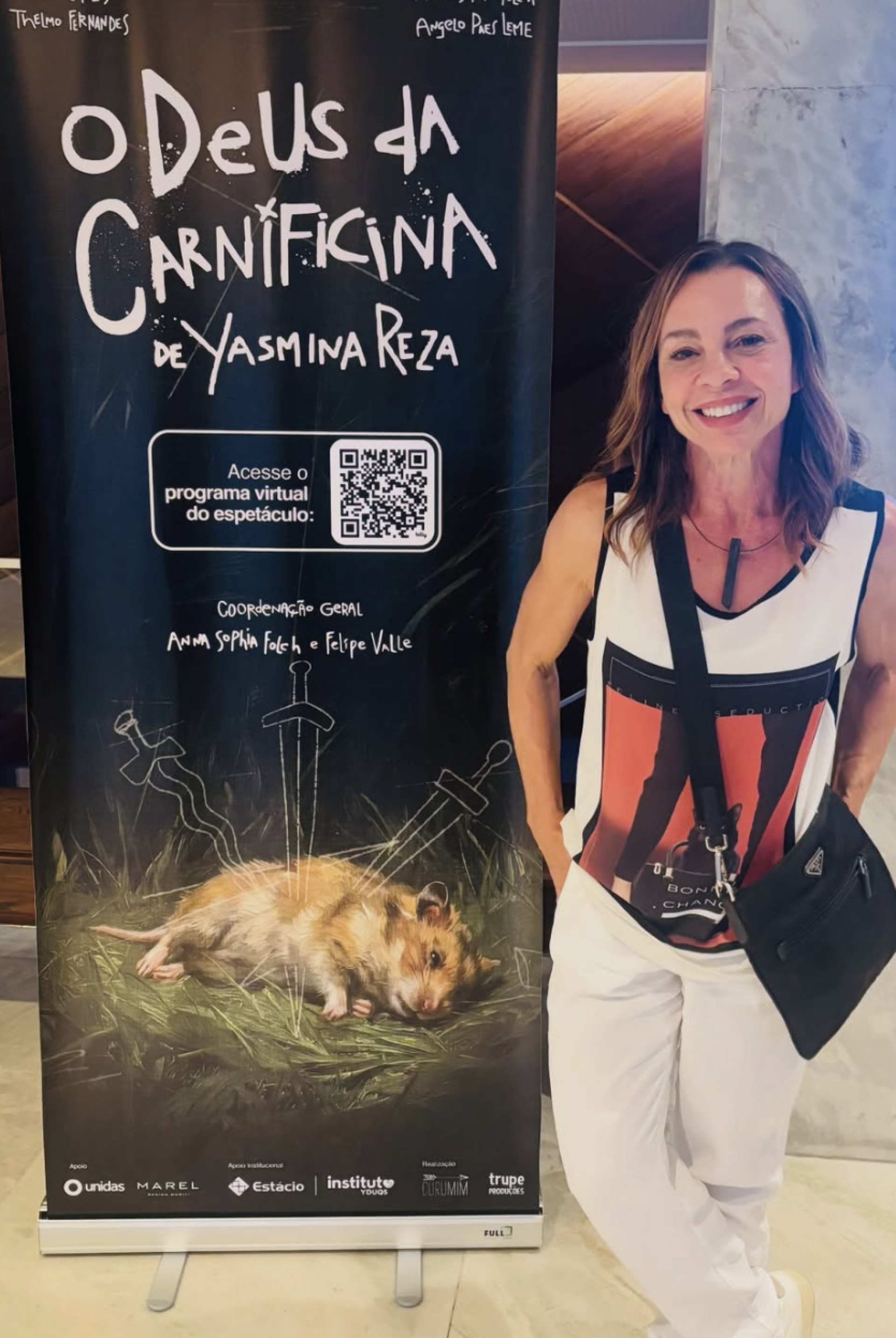 Carla Marins prestigia 'O Deus da Carnificina' - Reprodução/Instagram