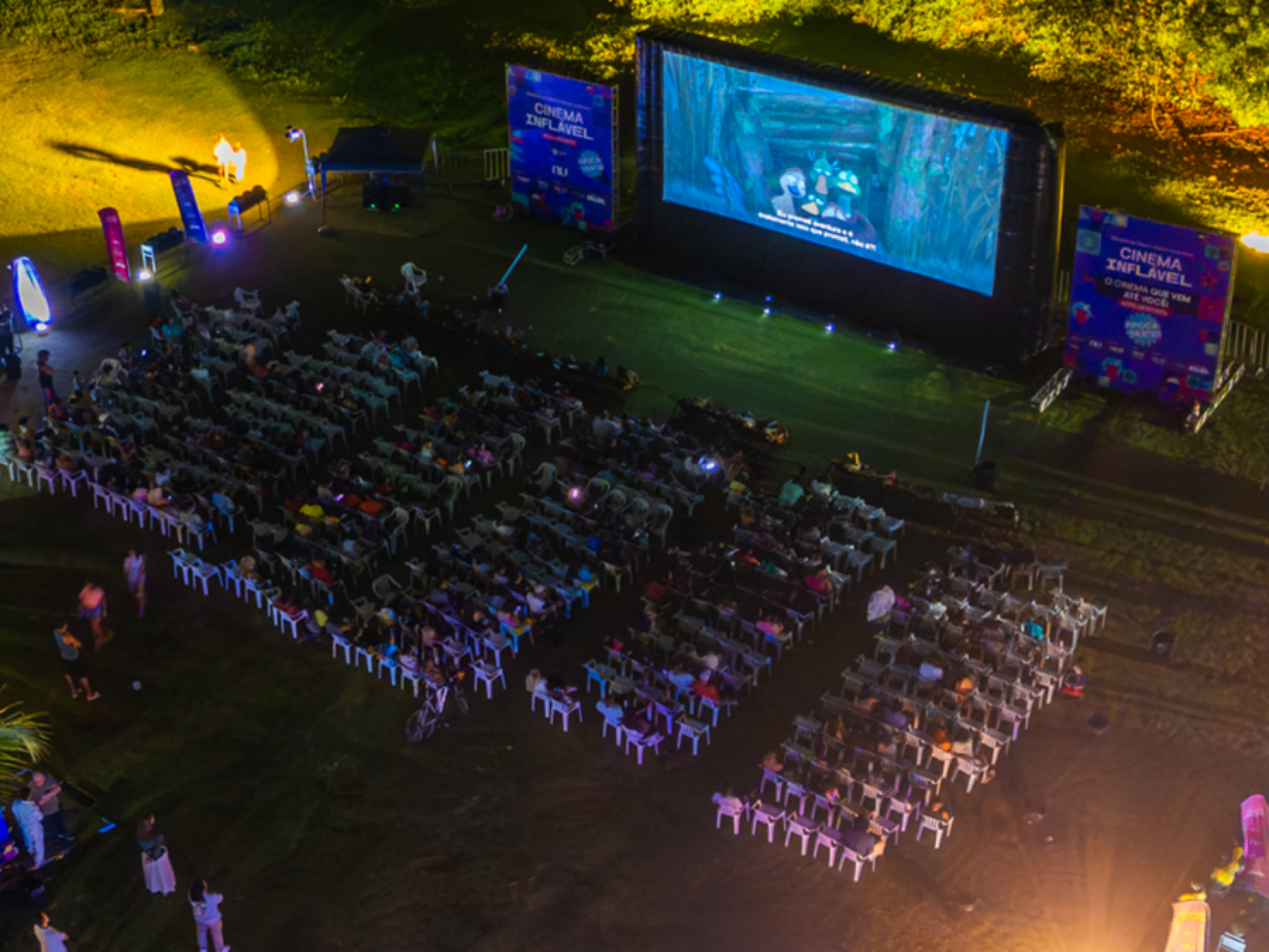 Cinema Inflável ocupa Cachoeiras de Macacu com sessões gratuitas de cinema ao ar livre