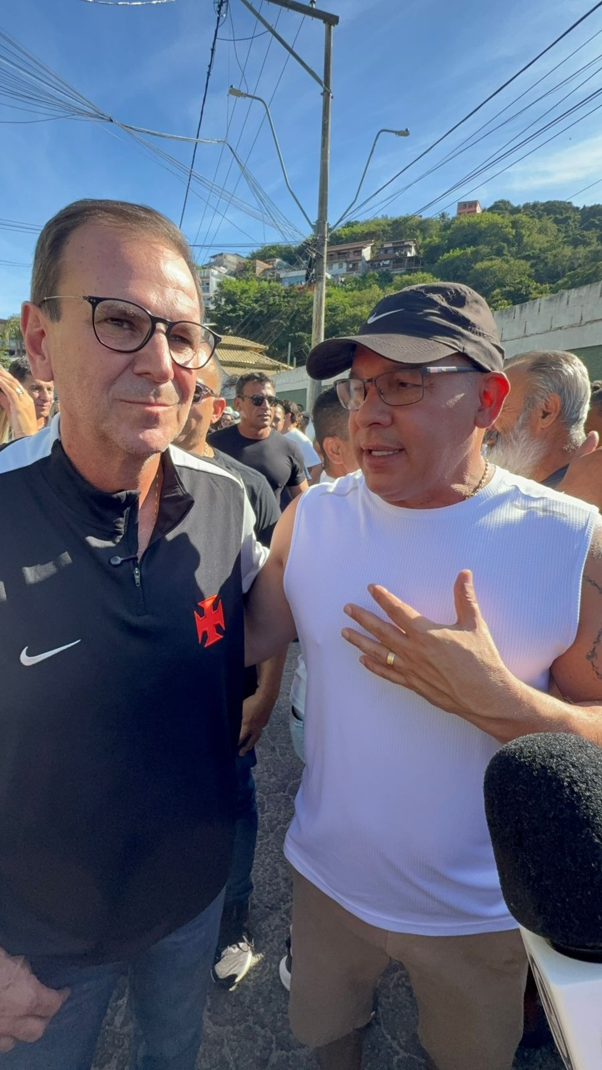Prefeito Marcelo Magno acompanhou Paes durante passagem pela cidade. - Reprodução/ Renata Cristiane
