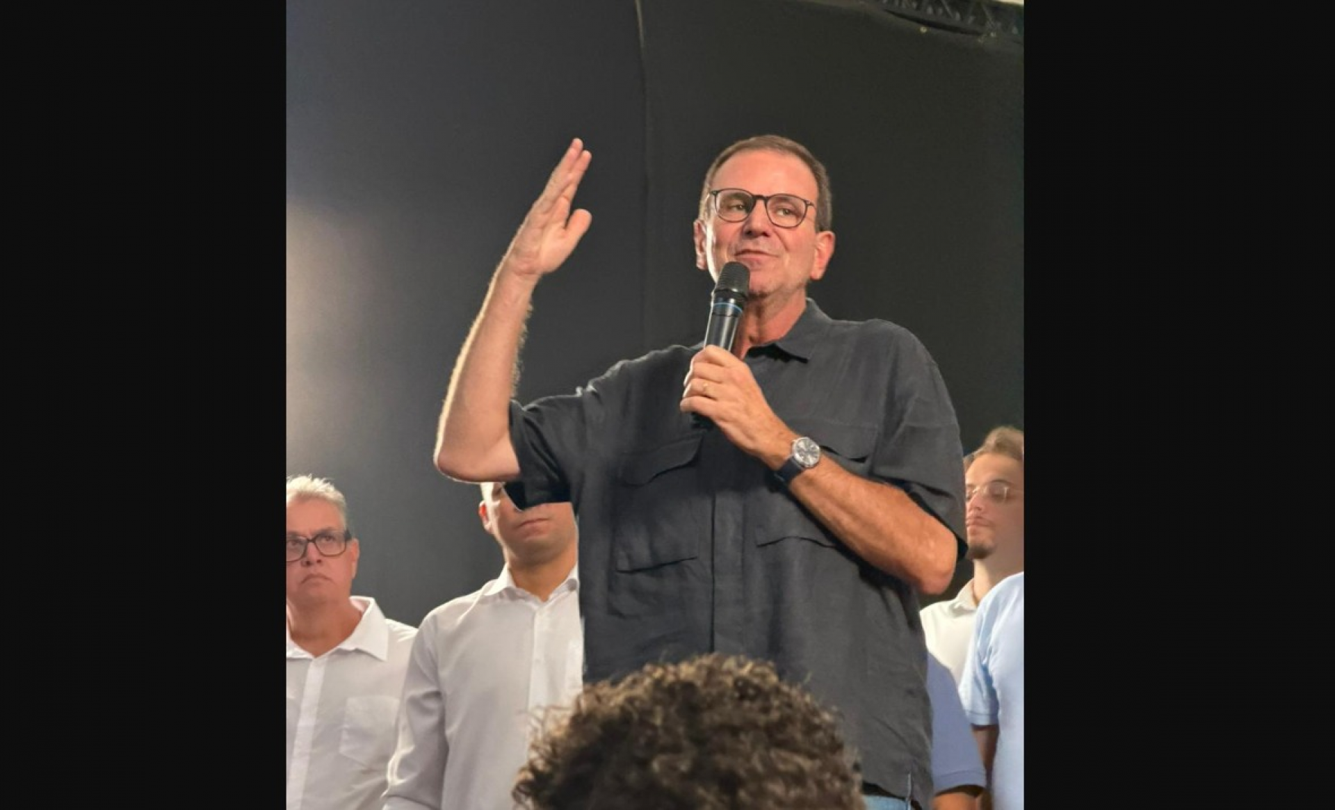 Paes esteve em Búzios antes de seguir compromissos na região. - Reprodução/ Renata Cristiane