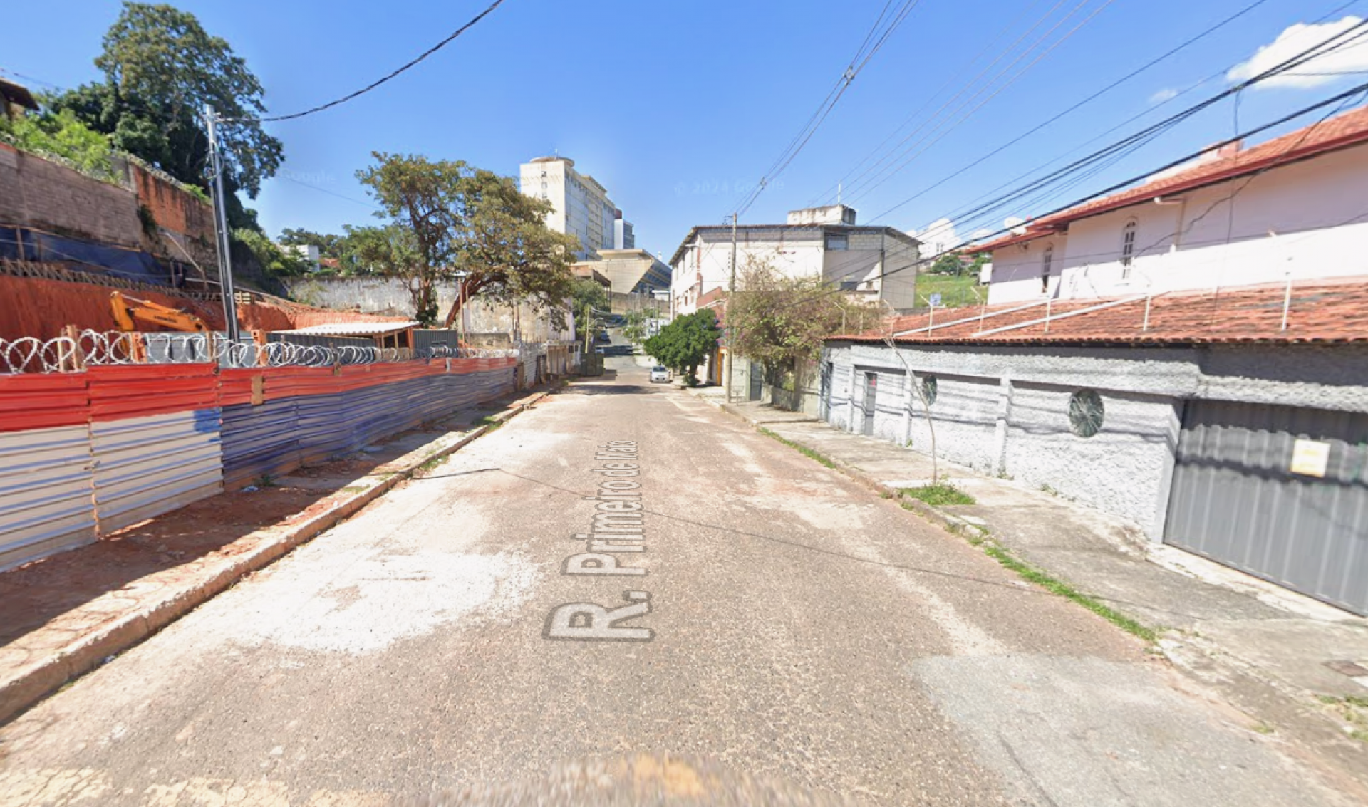 Homem morre atacado por cães da raça rottweiler após invadir lote em BH
