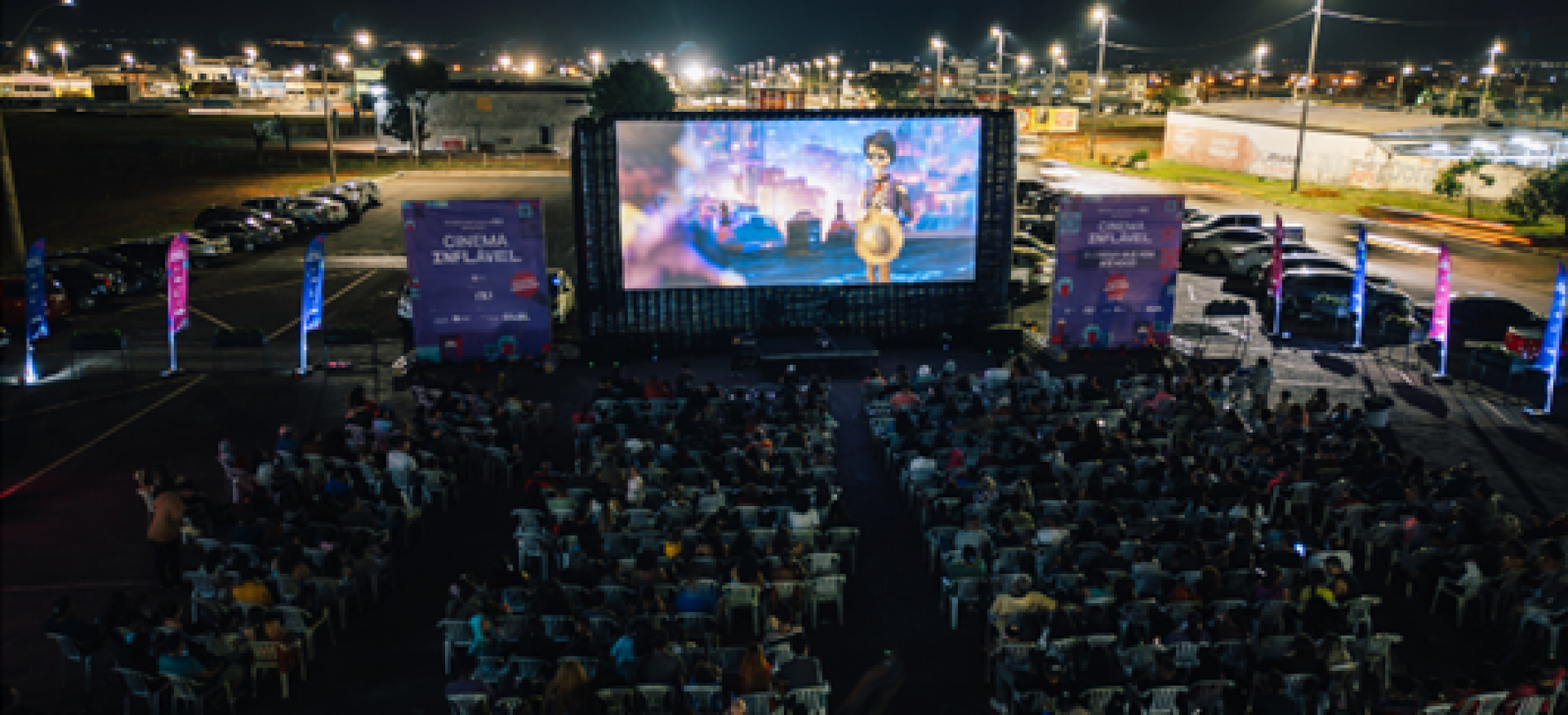 Sumidouro recebe sessões gratuitas de cinema ao ar livre com o Cinema Inflável