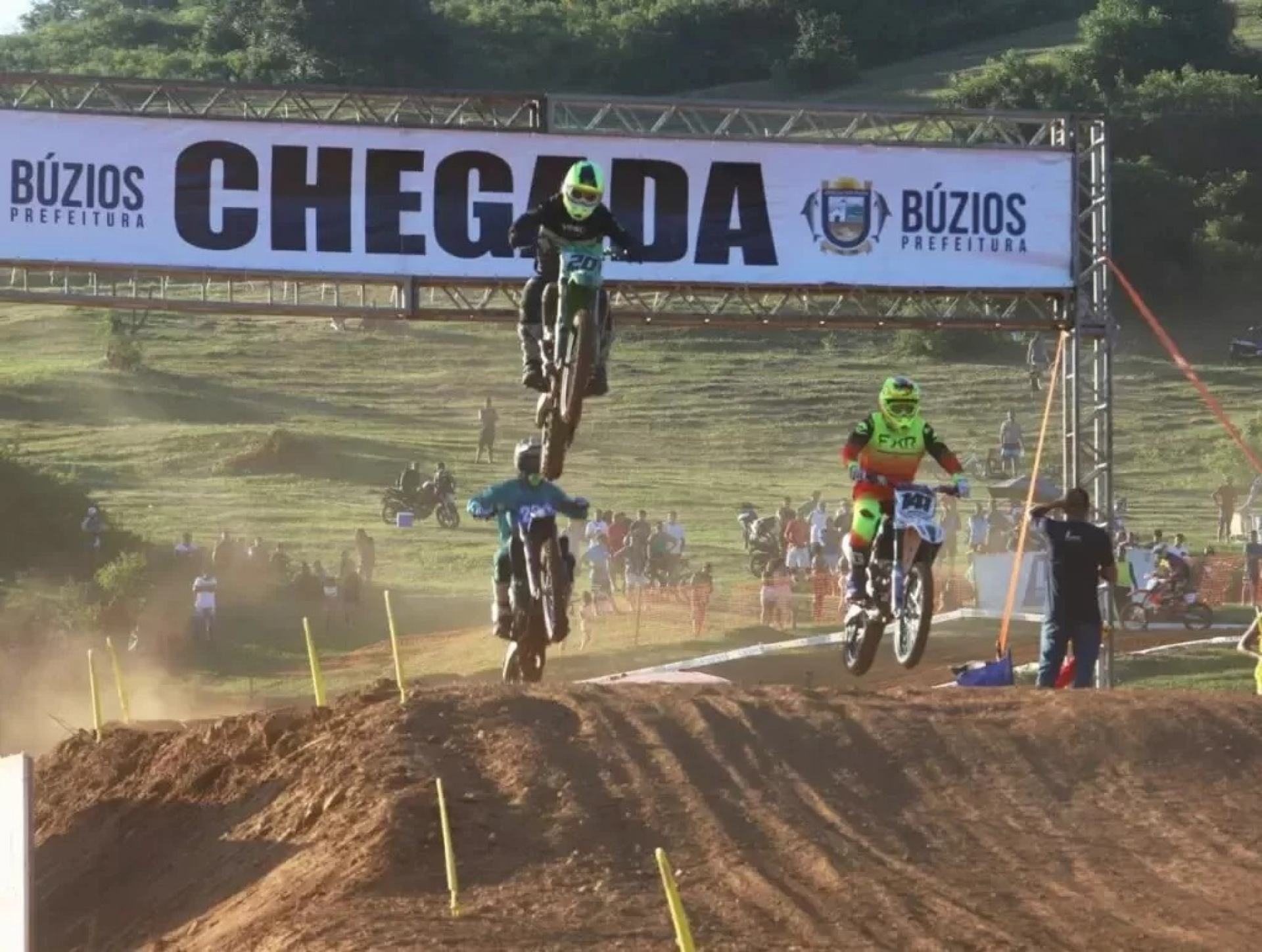 Competi&ccedil;&atilde;o re&uacute;ne pilotos de v&aacute;rias regi&otilde;es no munic&iacute;pio. - Reprodu&ccedil;&atilde;o/