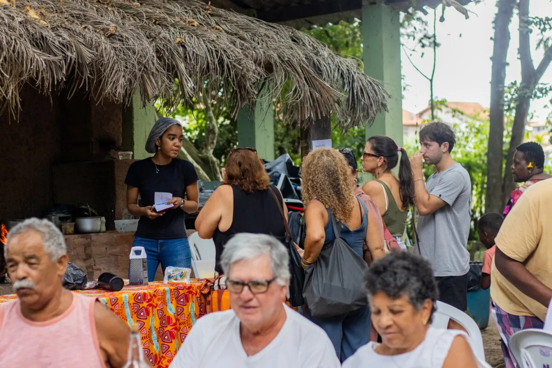 Buscando valorizar os saberes tradicionais quilombolas e fortalecer a identidade cultural e a economia solidária. - Reprodução/