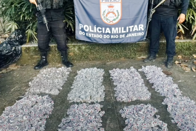 PM descobre depósito com mais de 3 mil pinos de cocaína em Guapimirim