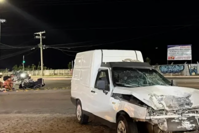 Motociclista fica ferido após colisão com utilitário em Cabo Frio