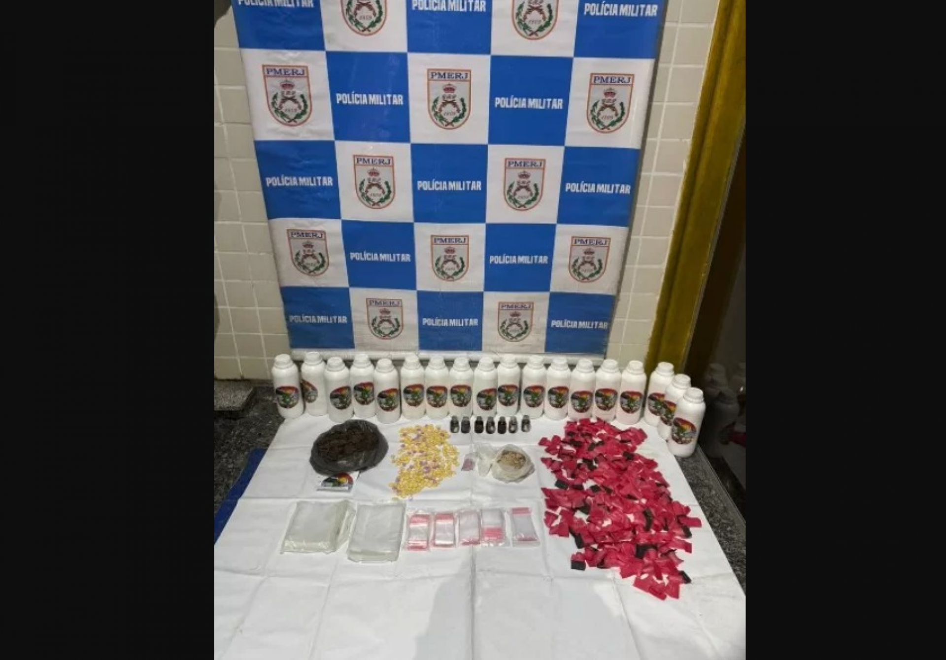 Polícia apreende ecstasy, lança e drogas sintéticas em operação em Cabo Frio