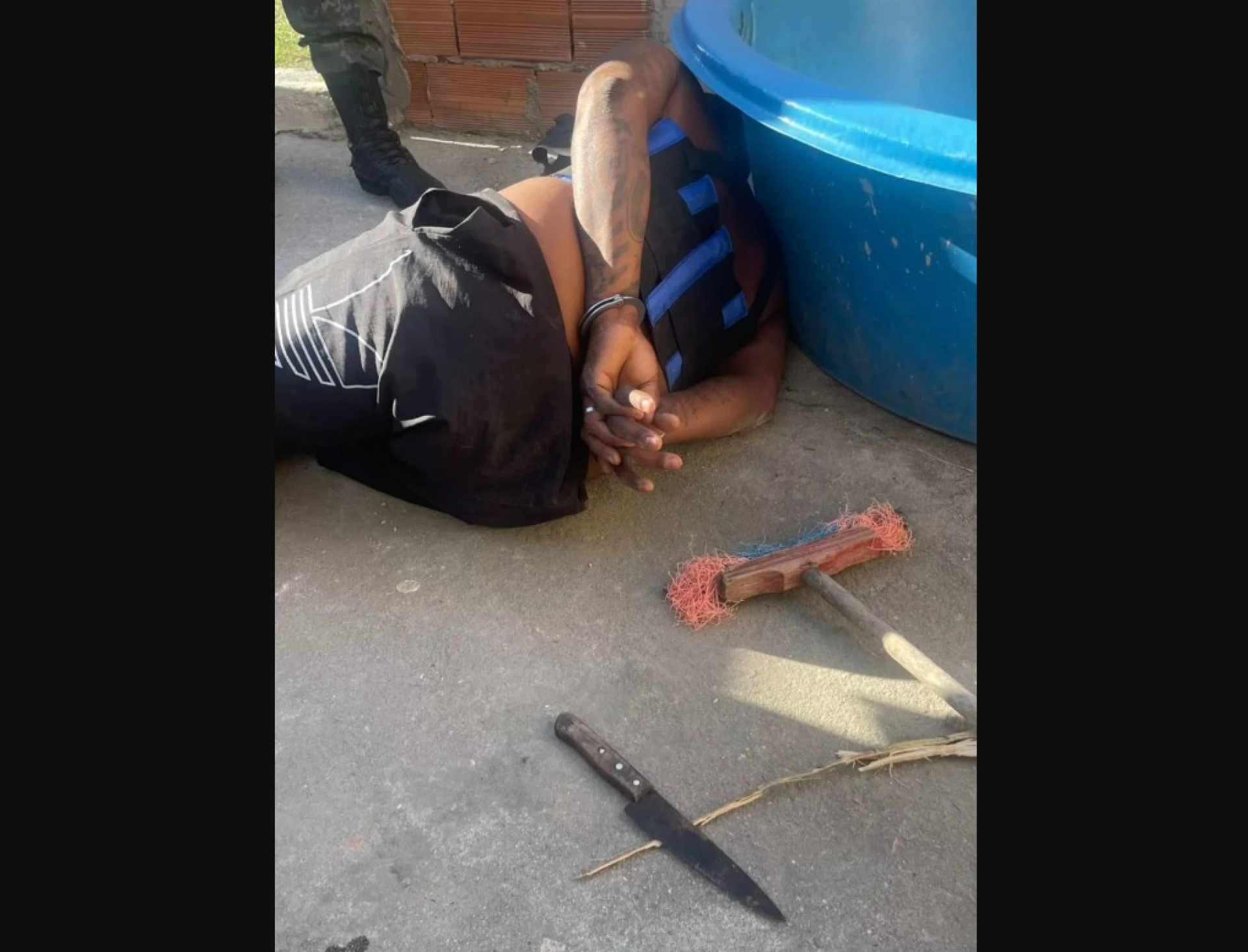 Homem é preso após descumprir medida protetiva em Arraial do Cabo