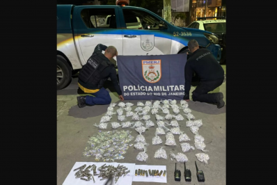 Polícia apreende mais de 3 mil pinos de cocaína durante ação em Cabo Frio