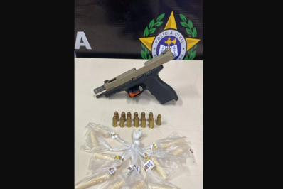 Polícia Civil recupera moto roubada, apreende pistola e drogas