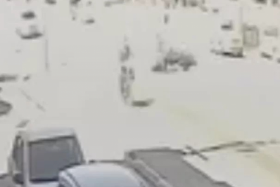 Acidente entre motociclista e ciclista deixa dois feridos leves na RJ-140