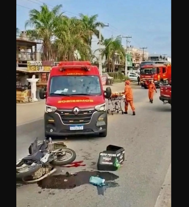 Acidente entre carro e moto deixa uma vítima fatal na RJ-106, em Araruama