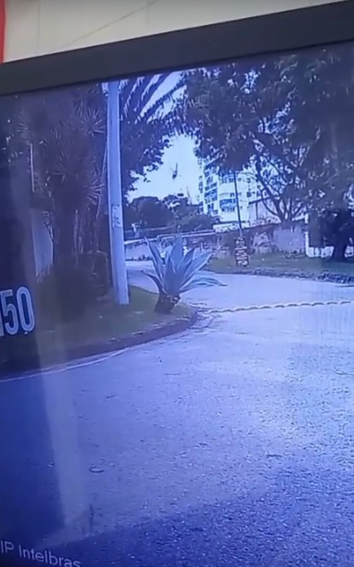 V&iacute;deo flagrou momento da queda de um dos helic&oacute;pteros no Recreio dos Bandeirantes - Reprodu&ccedil;&atilde;o