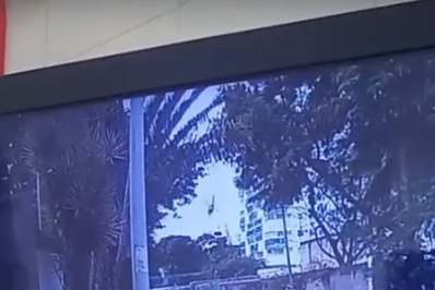 Imagens mostram momento em que helicóptero cai no Recreio; veja vídeo