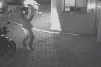 Motociclistas fazem protesto em condomínio de Geribá após denúncia de agressão a entregador
