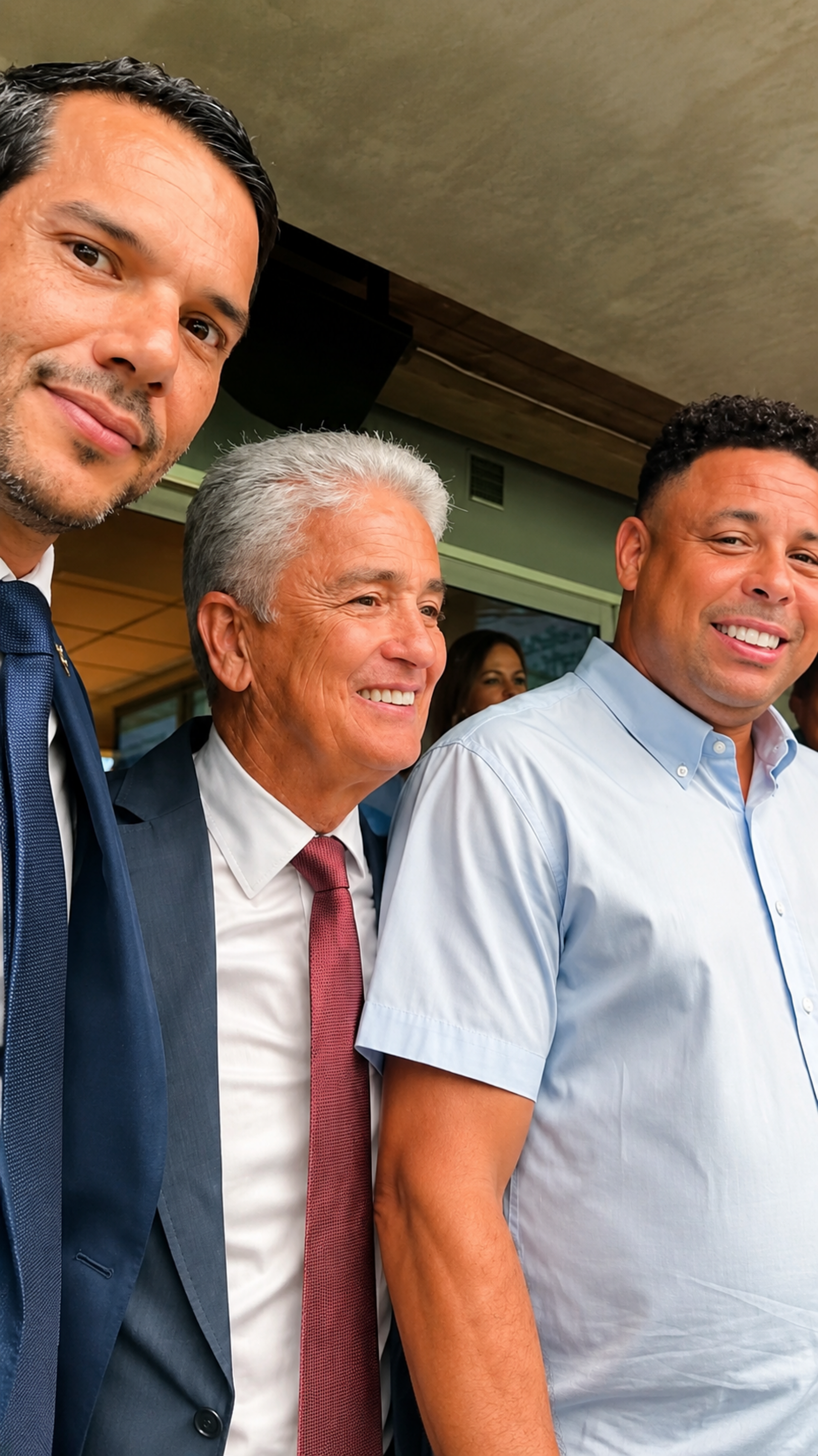  Samir Xaud, Bebeto Tetra e Ronaldo Fen&ocirc;meno no jogo do Brasil contra o Jap&atilde;o 